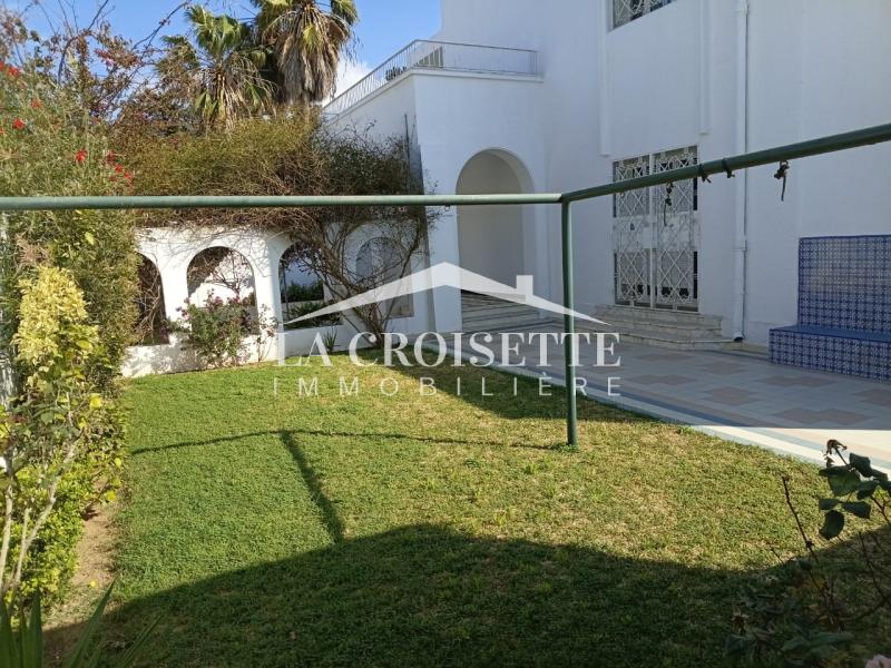 Villa S+4 avec piscine à Carthage